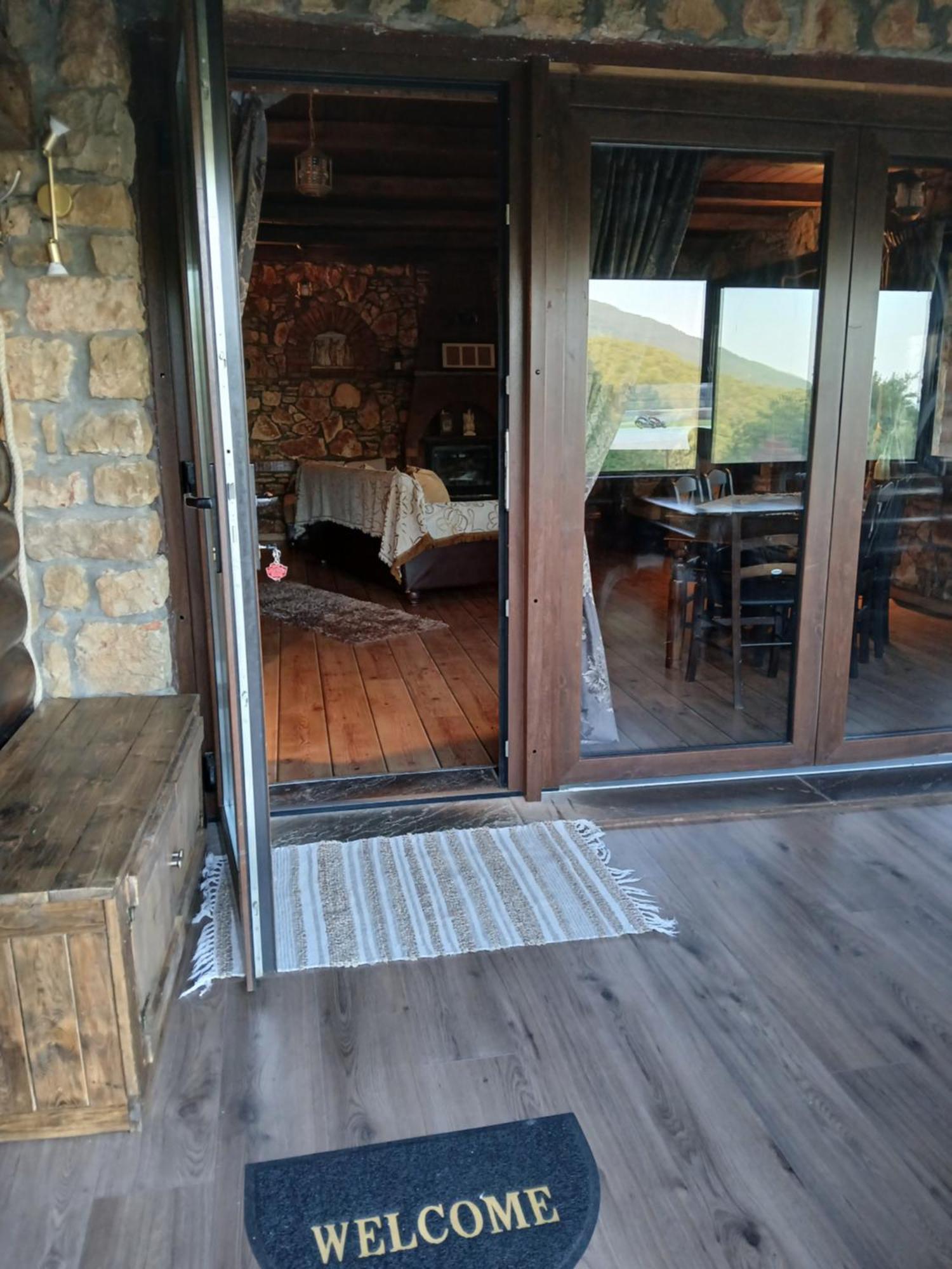 Artemis' Stone House Holiday home *