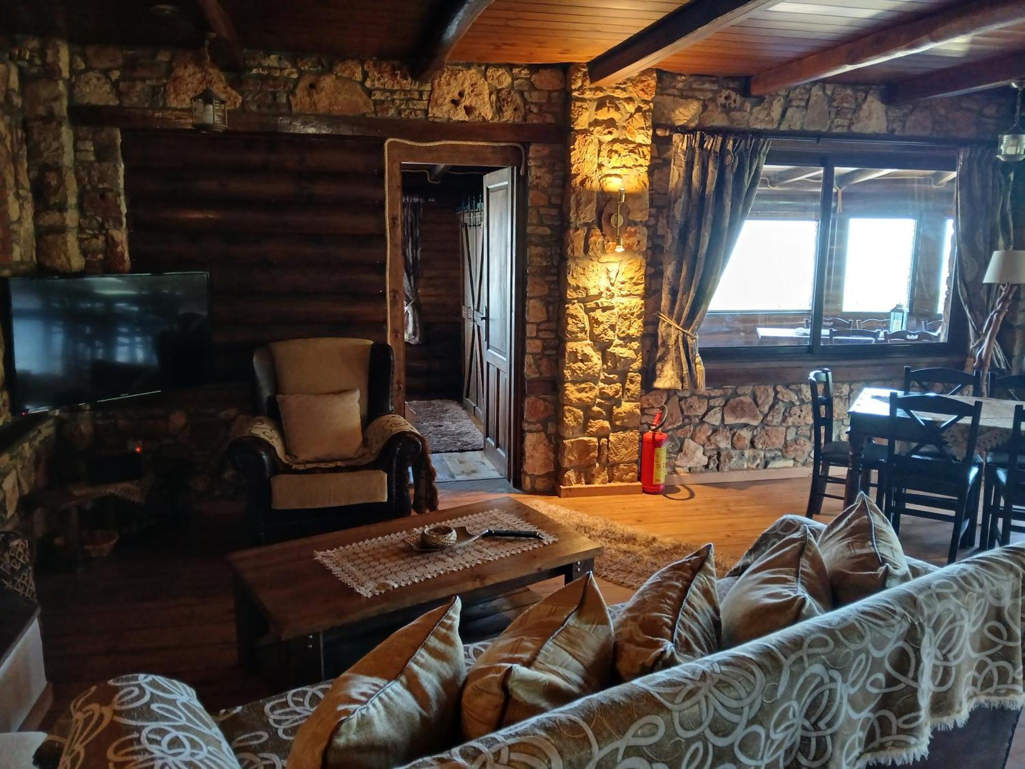 Artemis' Stone House Holiday home *